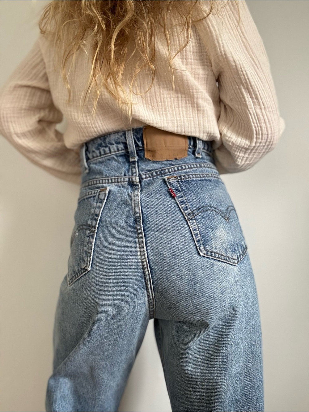 Vintage Levi’s 512 jeans slim fit tapered leg 1990s light wash made in Canada